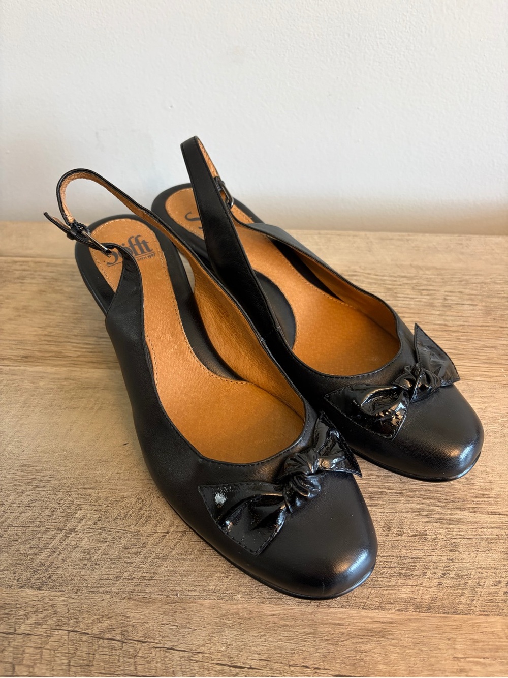 Sofft Womens Shoes Black Leather Krista Heels Slingback Pump Size 8.5 M Kitten